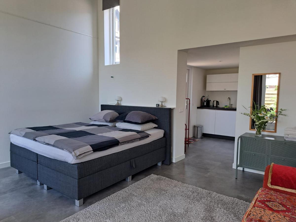 Luxe Ruime Studio Op Unieke, Rustige Locatie Доккум Экстерьер фото