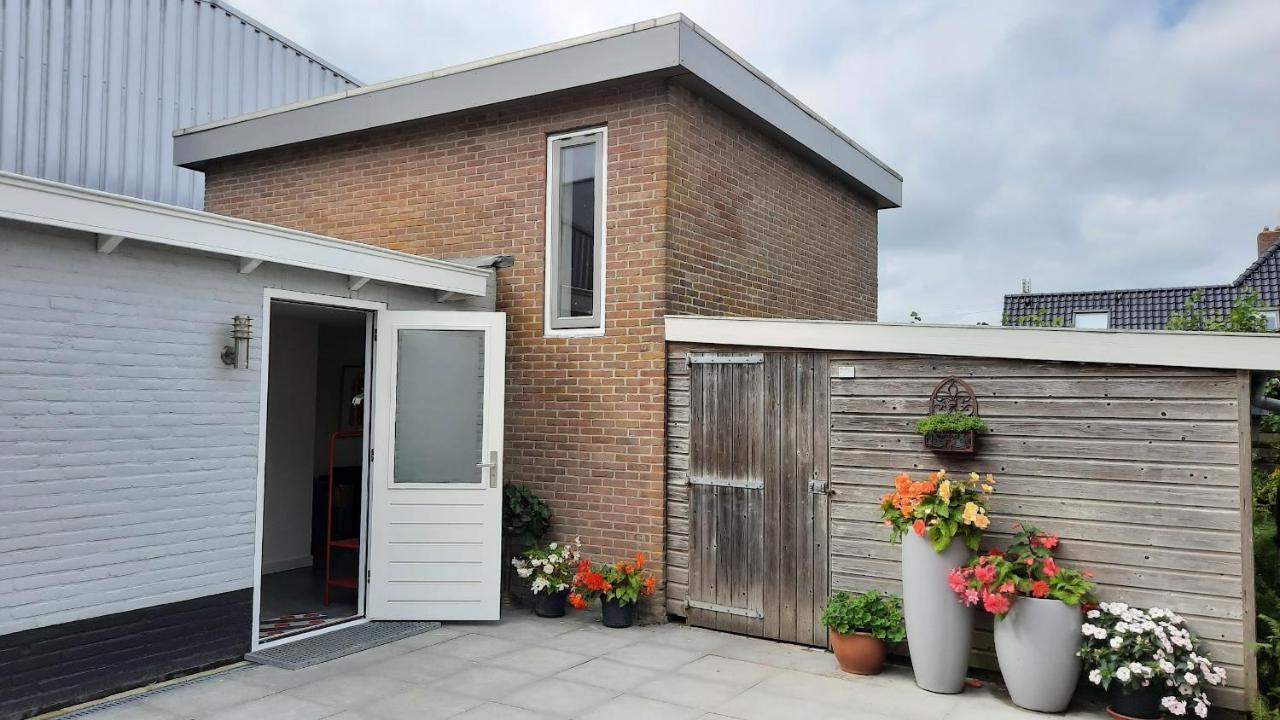 Luxe Ruime Studio Op Unieke, Rustige Locatie Доккум Экстерьер фото